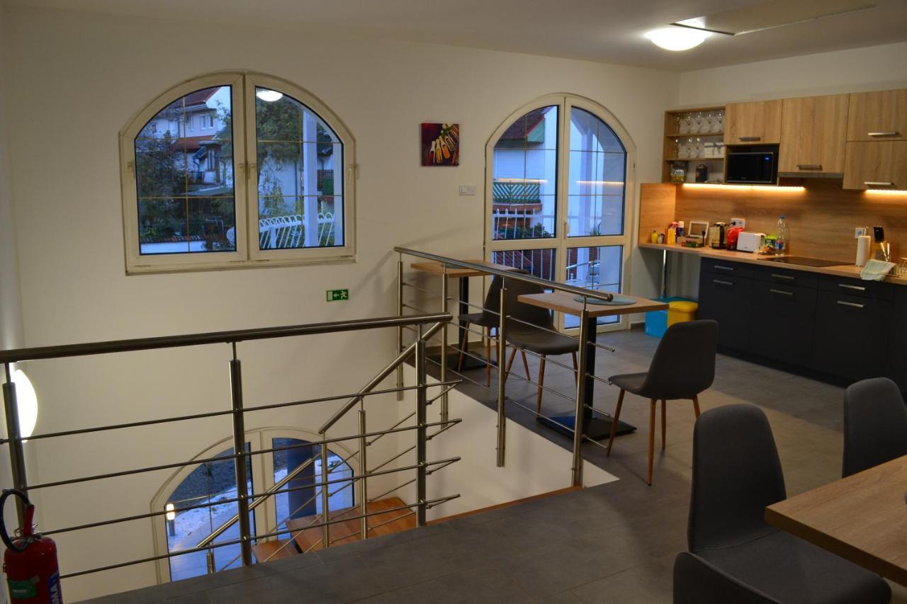 Fonix Design Rooms Debrecen Eksteriør bilde