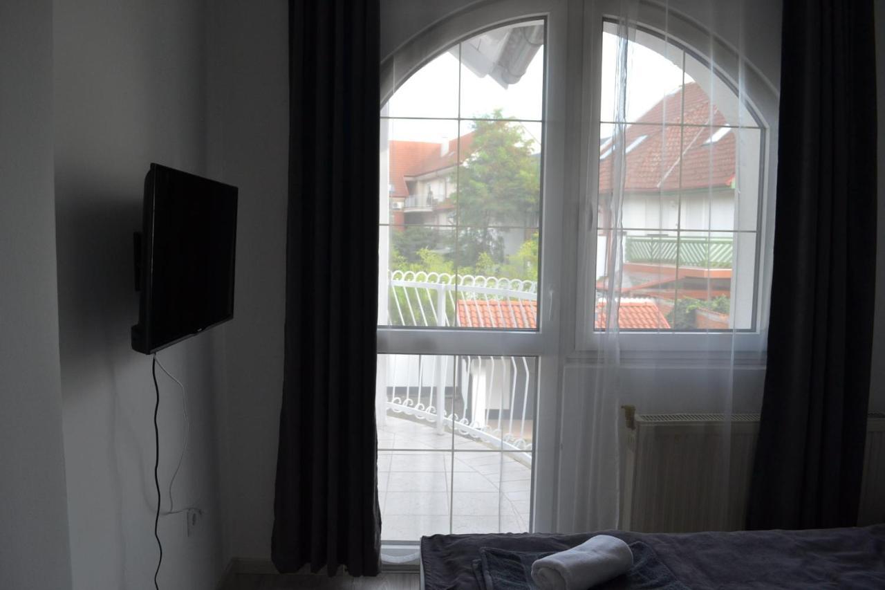 Fonix Design Rooms Debrecen Eksteriør bilde