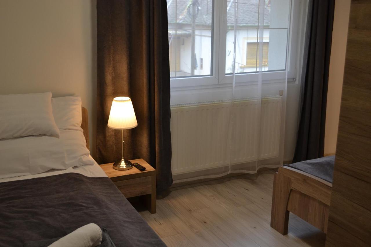 Fonix Design Rooms Debrecen Eksteriør bilde
